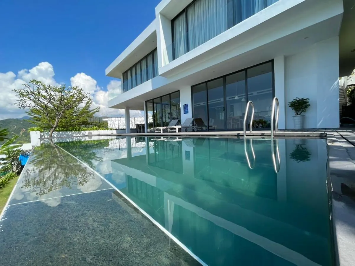 Casa Blanca Villas Nha Trang 0*,  Vietnam