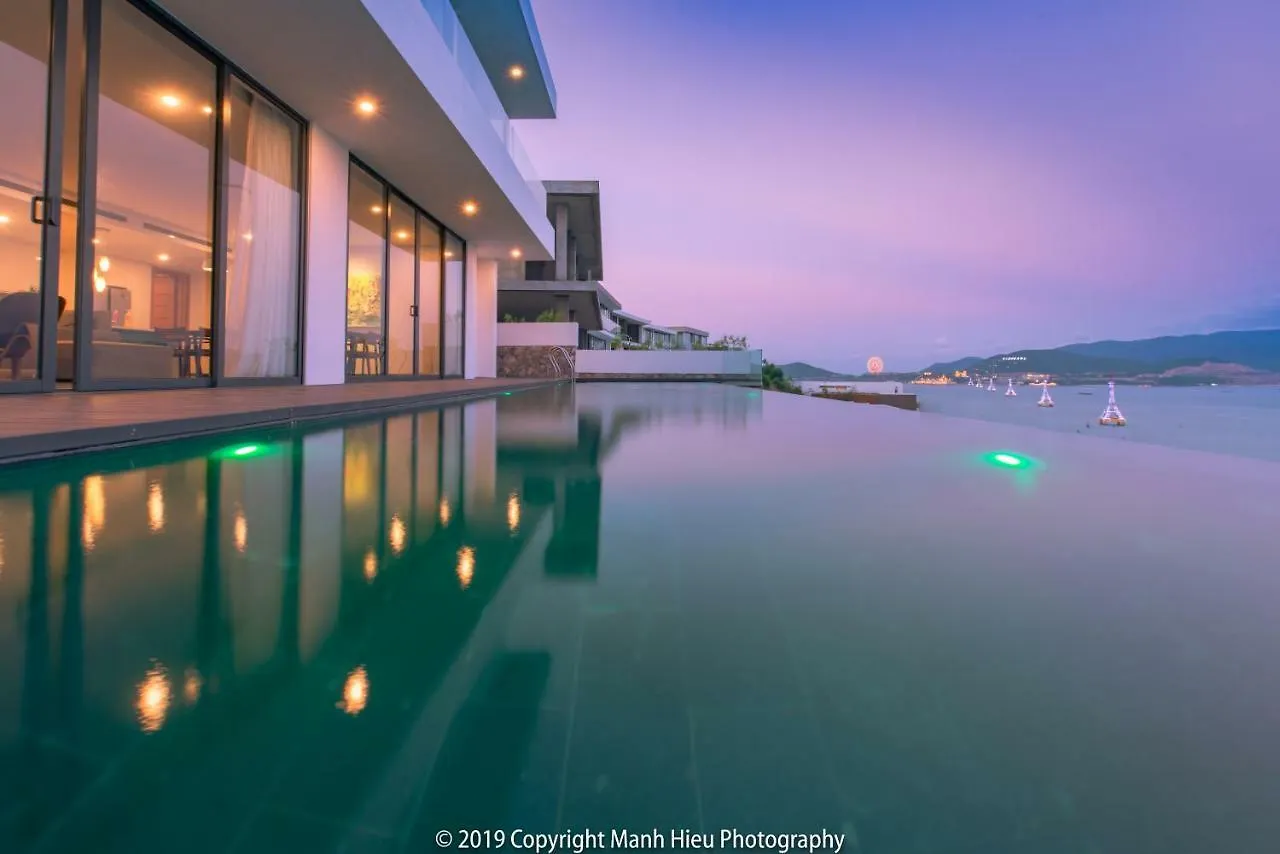 Casa Blanca Villas Nha Trang 0*,